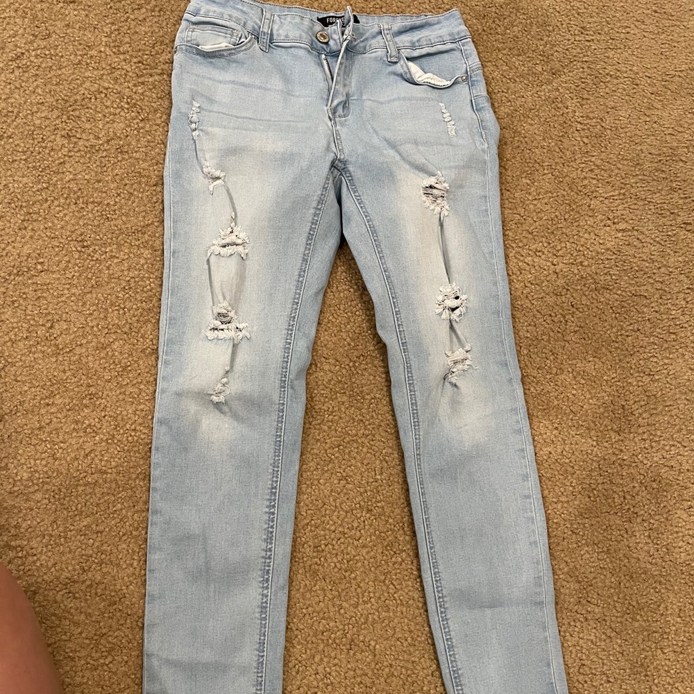 Distressed push up jeans